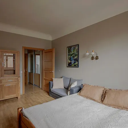 Apartamento Sunny In The Art Nouveau District With Balcony *