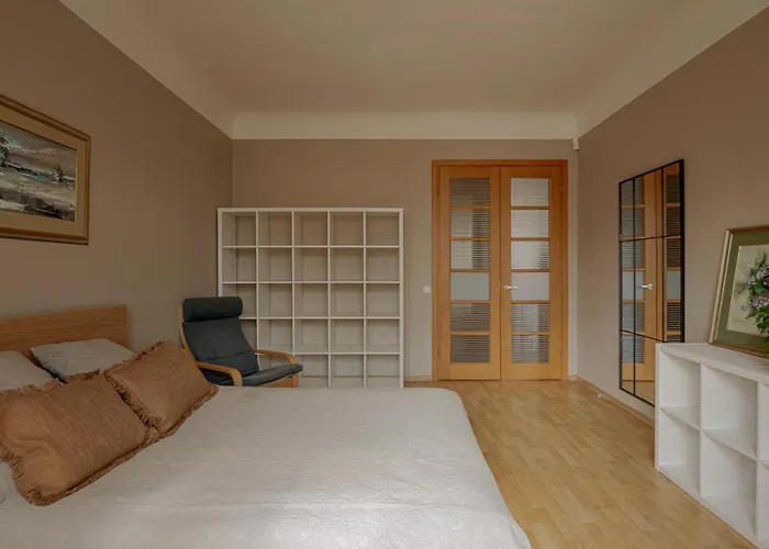 Apartment Sunny In The Art Nouveau District With Balcony Riga