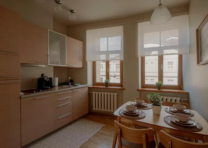 Sunny In The Art Nouveau District With Balcony Apartment *