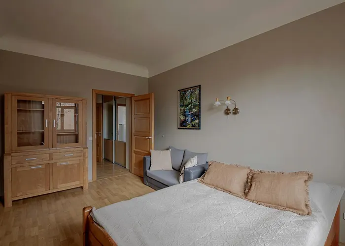 Apartamento Sunny In The Art Nouveau District With Balcony *