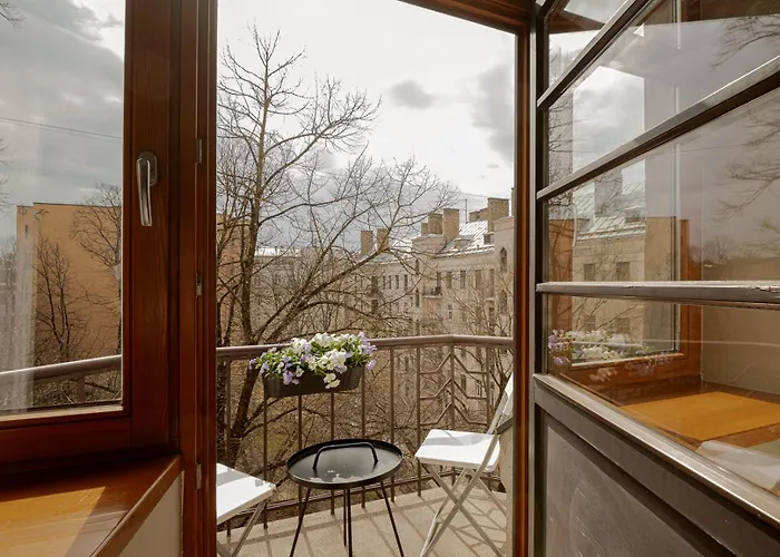 Sunny In The Art Nouveau District With Balcony