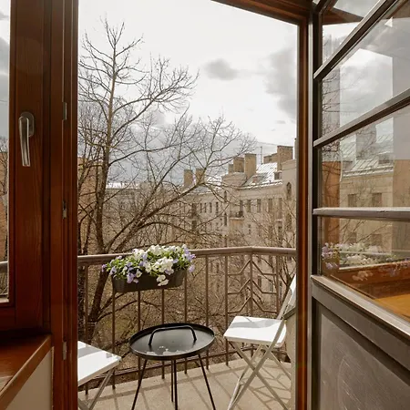 Sunny In The Art Nouveau District With Balcony